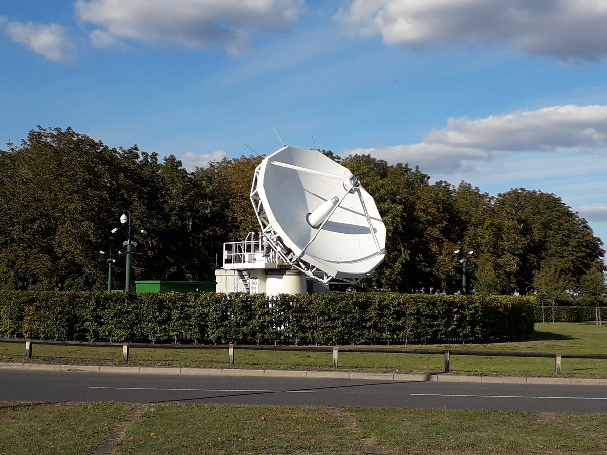 OliverMoore93's tweet image. A few for photos from @DiamondLightSou and the surrounding buildings. A tiring but interesting couple of days! #phdlife