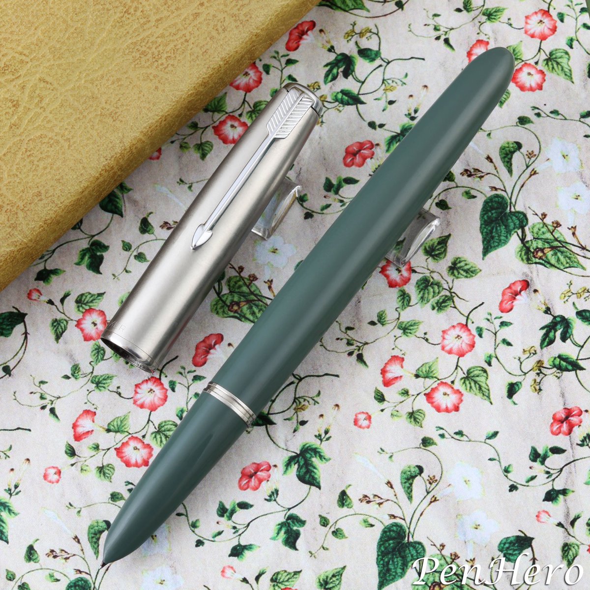 PenHero's tweet photo. Parker 51 Aerometric in Lustraloy and Navy Grey c. 1950s
#pencollecting #fountainpen #parker #parker51 #worldsmostwantedpen #navygrey #hooded #penhero https://t.co/UKyeGiyUvG