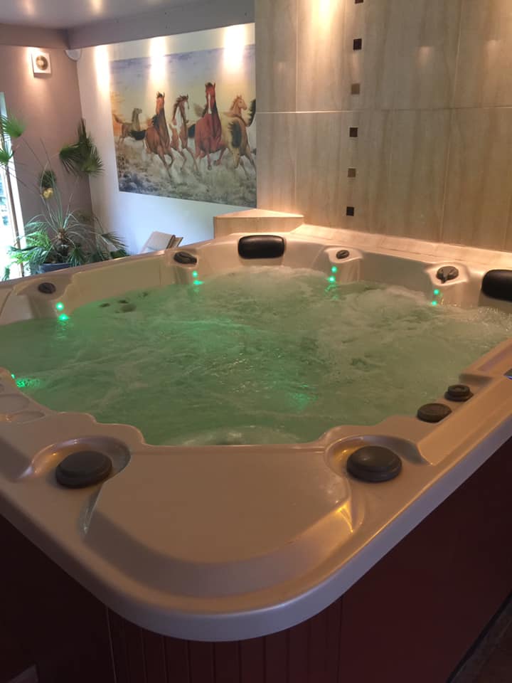 WeAcceptPets's tweet photo. Nestled in the heart of the Goyt Valley, Magpie Cottages &amp; Spa offers 5 pet friendly holiday cottages &amp; a purpose-built tropical spa. 

Accepts 🐶🐱🐴
https://t.co/iHldUjdVlc

#Marple #Stockport #Cheshire #England #Holiday #GoytValley #PetFriendly #SpaBreak #SpecialOccasion https://t.co/XC9fp10SPi