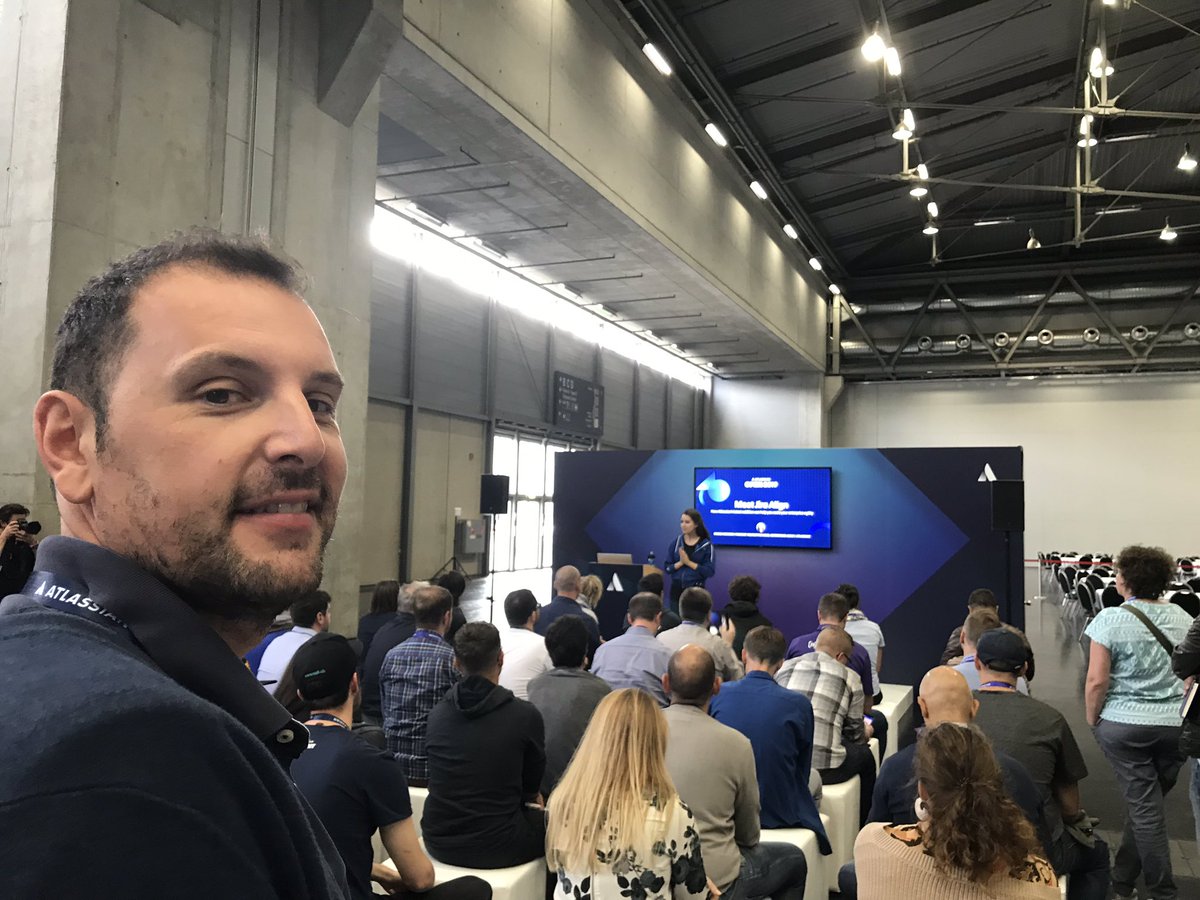 Pablito0803's tweet photo. talk is started !
@jiraalign @herzum_it #atlassianopen #wien #vienna @Herzum #agile https://t.co/SCc5duP0Na