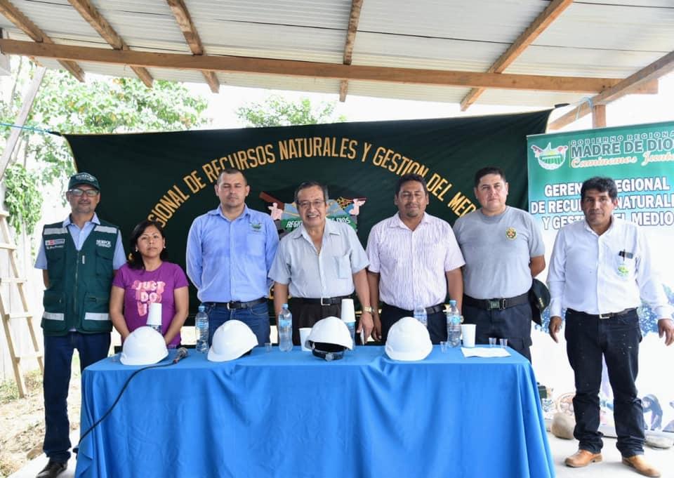 GoreMadreDeDios's tweet photo. 📌👉🏼 Gobernador @luis_okimura colocó primera piedra de la construcción del puesto de control forestal y fauna silvestre en #Mazuko, capital del distrito de #Inambari. https://t.co/ebOm31SkzN