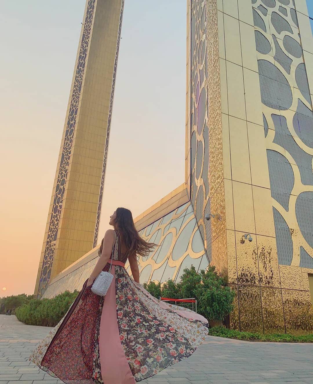 These are the best places to take photos for Instagram in Dubai. Most beautiful places in Dubai, Top things to do in Dubai, Best places to visit in Dubai, the tallest building in dubai, skydiving dubai, vacation in dubai, dubai hotel best, the best hotels dubai, what to do in dubai, dubai photography, dubai aesthetic, dubai travel, dubai city Burj Khalifa, Burj al Arab, Dubai Miracle Garden, Dubai Instagram spots #dubai #middleeast #instagrammable #photography #dubaitravel