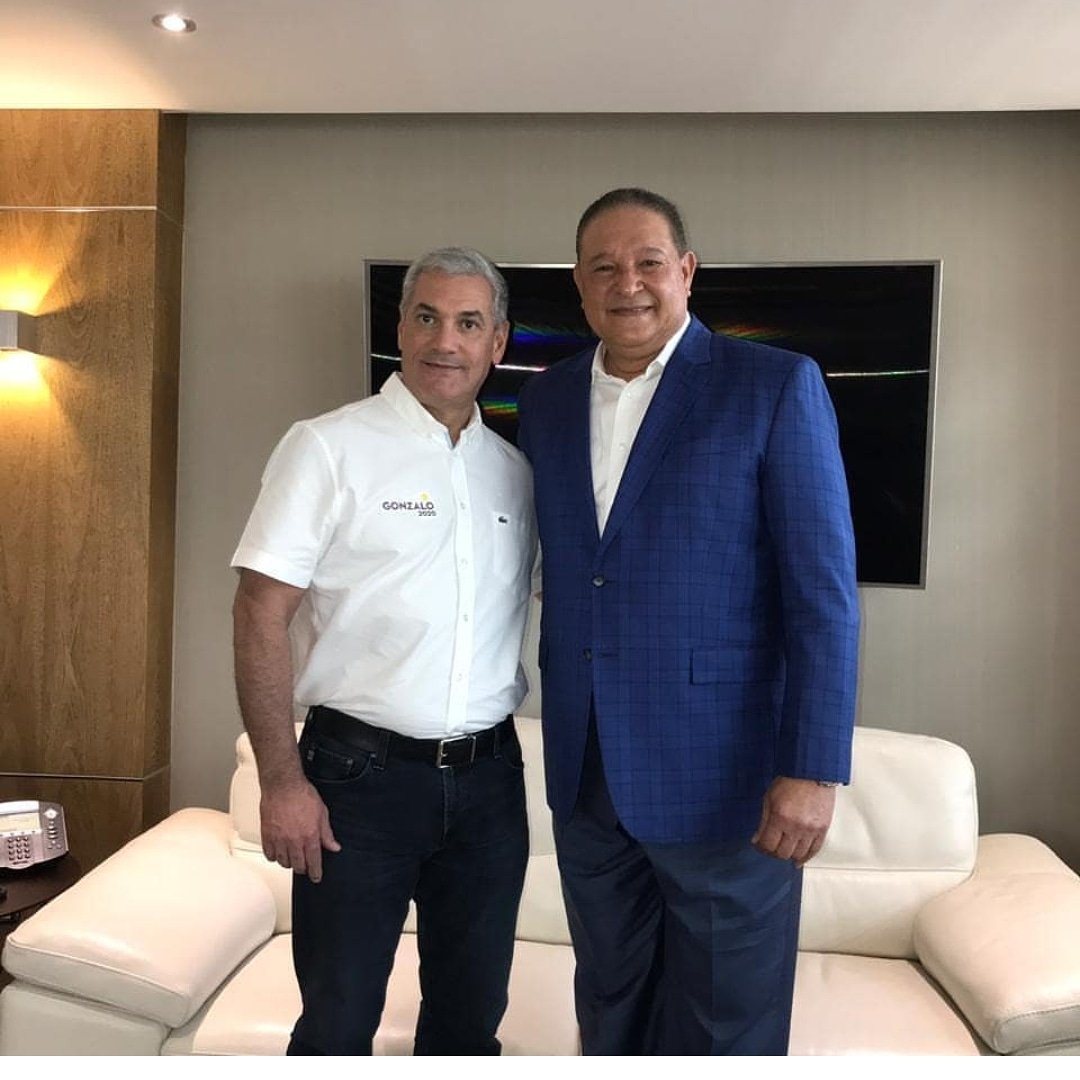 rdgroupam's tweet photo. Arquitecto @AMontasOficial : “Hemos tomado la decisión de escoger al compañero Gonzalo Castillo para que reciba la banda presidencial del 2020 ”. 

#AGonzaloYoLoSigo
#GonzaloPresidente2020
#Gonzalo2020RD
@Gonzalo2020RD
#RDGroupAM
@RDGroupAM https://t.co/GU3pjJ5uw5