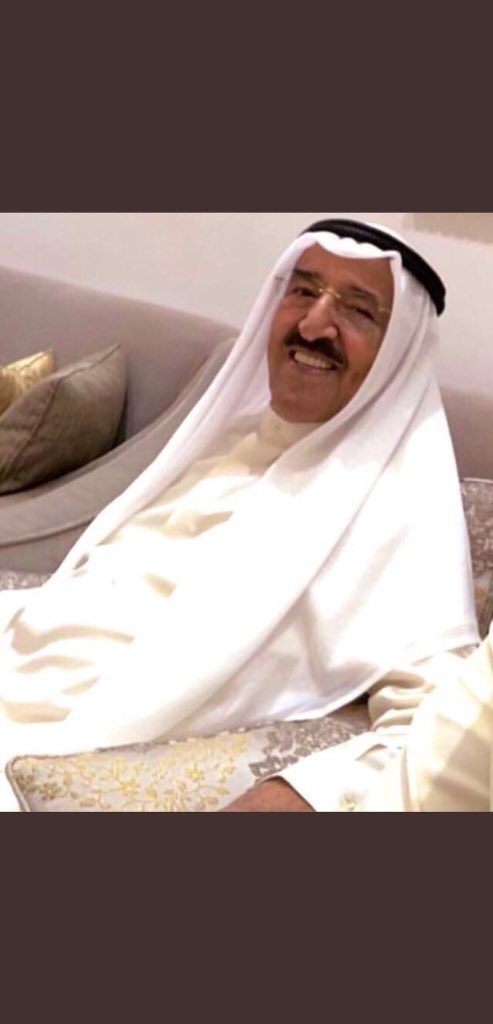 أسأل الله العظيم رب العرش العظيم ان يشفيك.. 🌹❤️