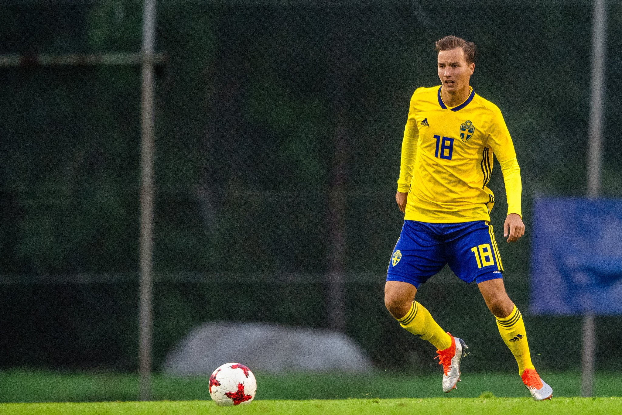 Kalmar Ff On Twitter Hampus Svensson Och Victor Backman Finns Med Pa Banken Nar Sveriges P18 Landslag Tar Sig An Danmark I Finalen Av Fyrnationsturneringen Pa Nykobing Stadion I Danmark Folj Matchen Via