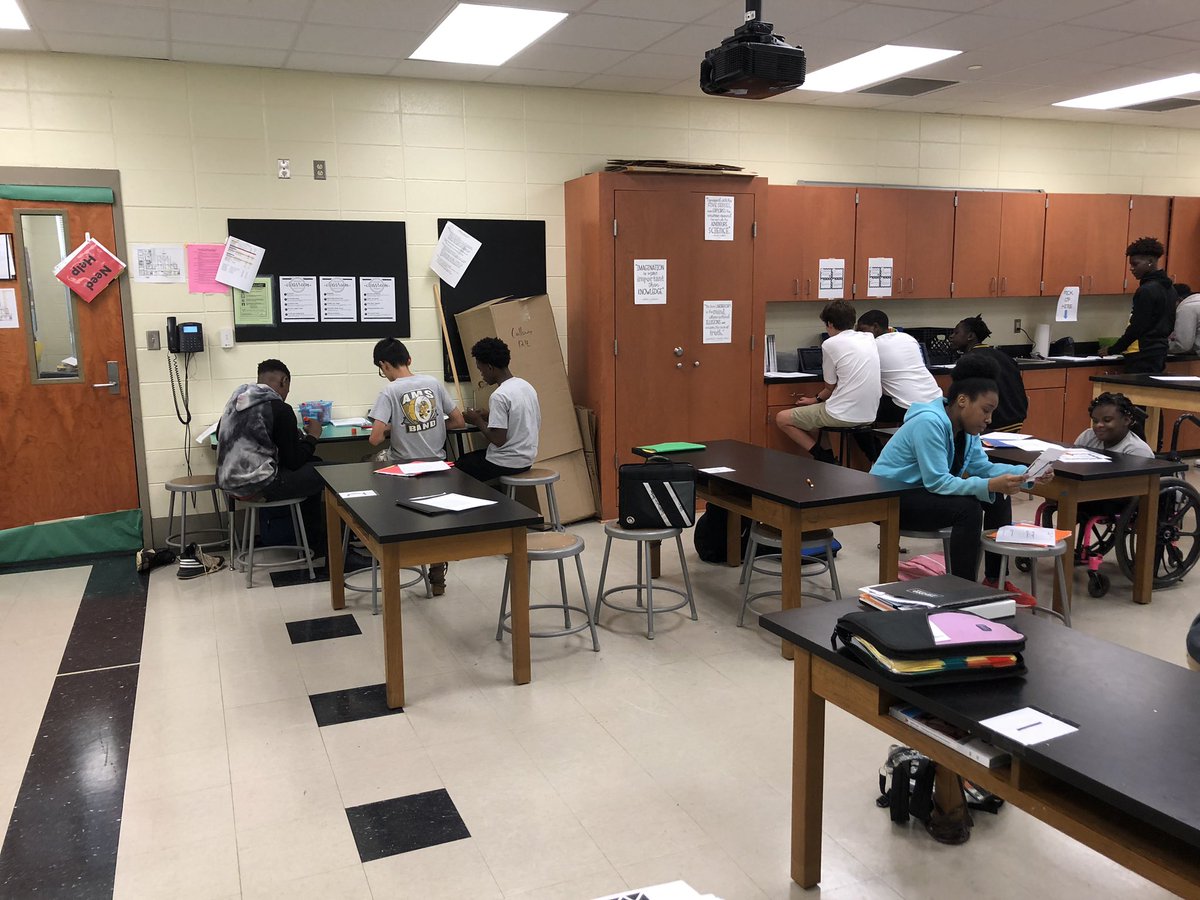 AmsCalloway's tweet photo. Center work today as we discover the differences in mitosis and meiosis. Even teenagers like center work! #tweetcher @StarkvilleSD #expectexcellence https://t.co/pcAzPPARyg
