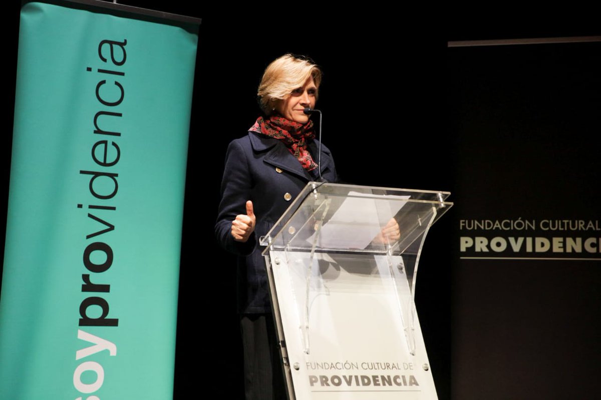 CulturaProvi's tweet photo. #FANCHILE alcaldesa @evelynmatthei y Director ejecutivo @jgongra inauguraron Festival @fanchilefest donde se difunde la cultura audiovisual y son ellos quienes votan por su cortometraje favorito. @Muni_provi
#CulturaProvi https://t.co/cFebbslxTu