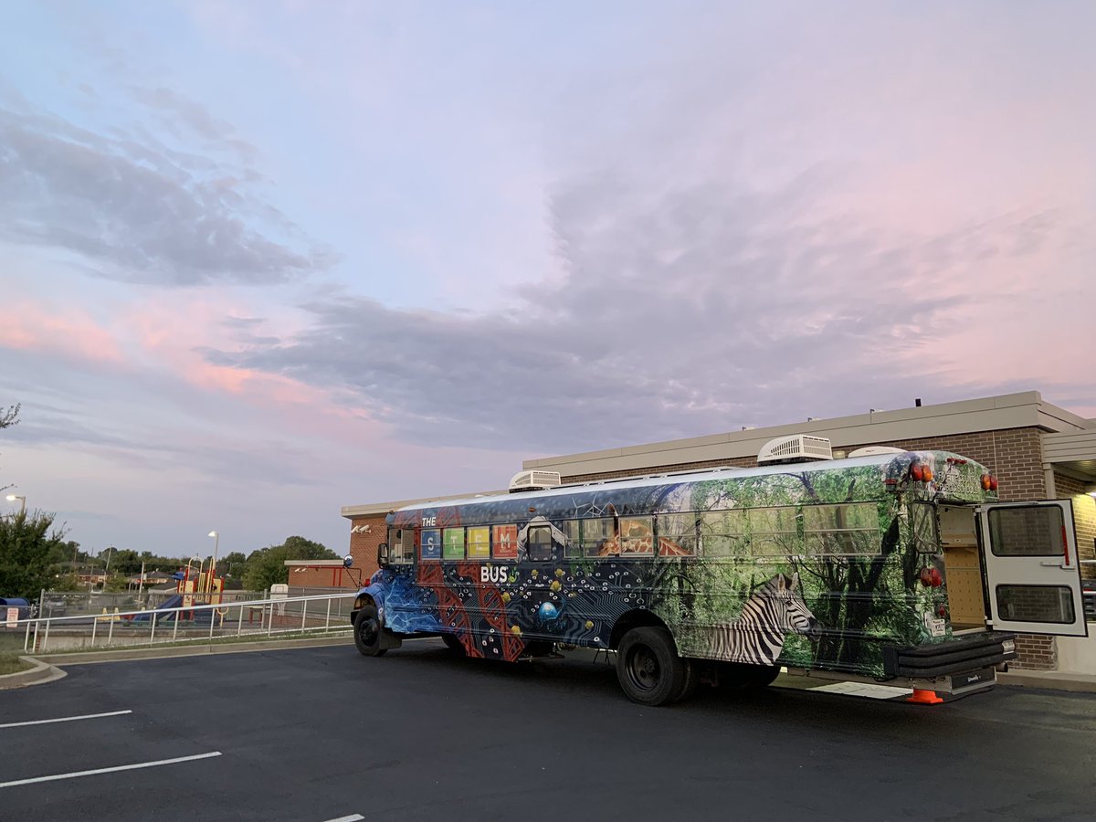 Monday morning has got nothing on the #FCPSSTEMBus. Up and ready for students at <a href="/tatescreekes/">Tates Creek Elementary</a> before the sun was up! @Frizzle_of_FCPS <a href="/JoshRayburnKY/">Dr. Josh Rayburn</a> <a href="/RexySTEMBus/">RexyTheSTEMBusDriver</a> <a href="/fcpsoit/">FCPS Inst Tech</a>