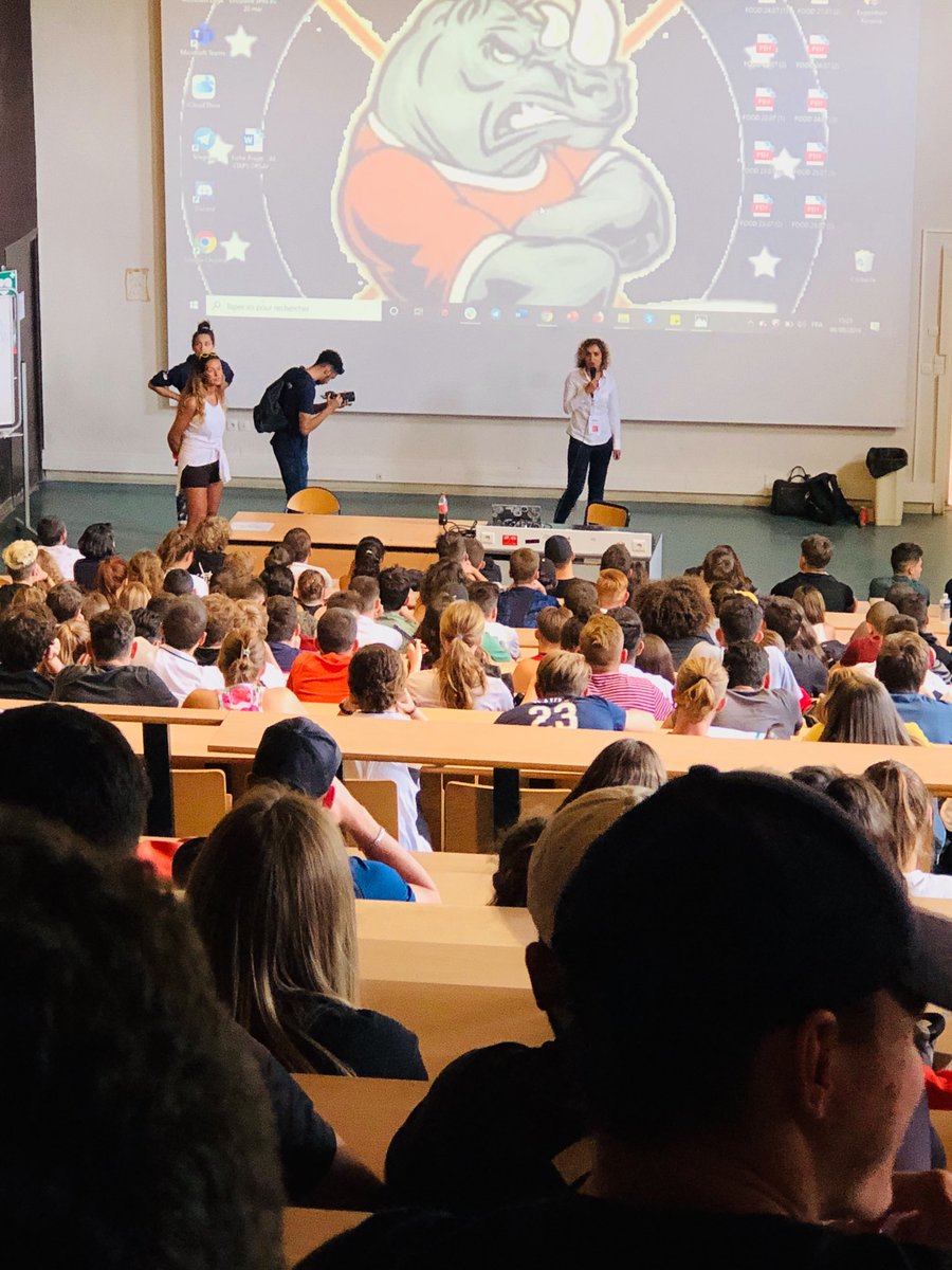 nadiadutel's tweet photo. Un beau partenariat qui débute 👍 Je présente l’offre partenaire ⁦@CaissepargneLR aux⁩ #étudiants de ⁦@Bde_Staps_Mtp⁩ ‼️Merci ⁦@AmiauxAlexis⁩ pour ton intervention 👏⁦@AnaisRaynal⁩ ⁦@DollfusT⁩ ⁦@MichelScoto⁩ ⁦@FannyDucros⁩ https://t.co/Rdyw951XvJ