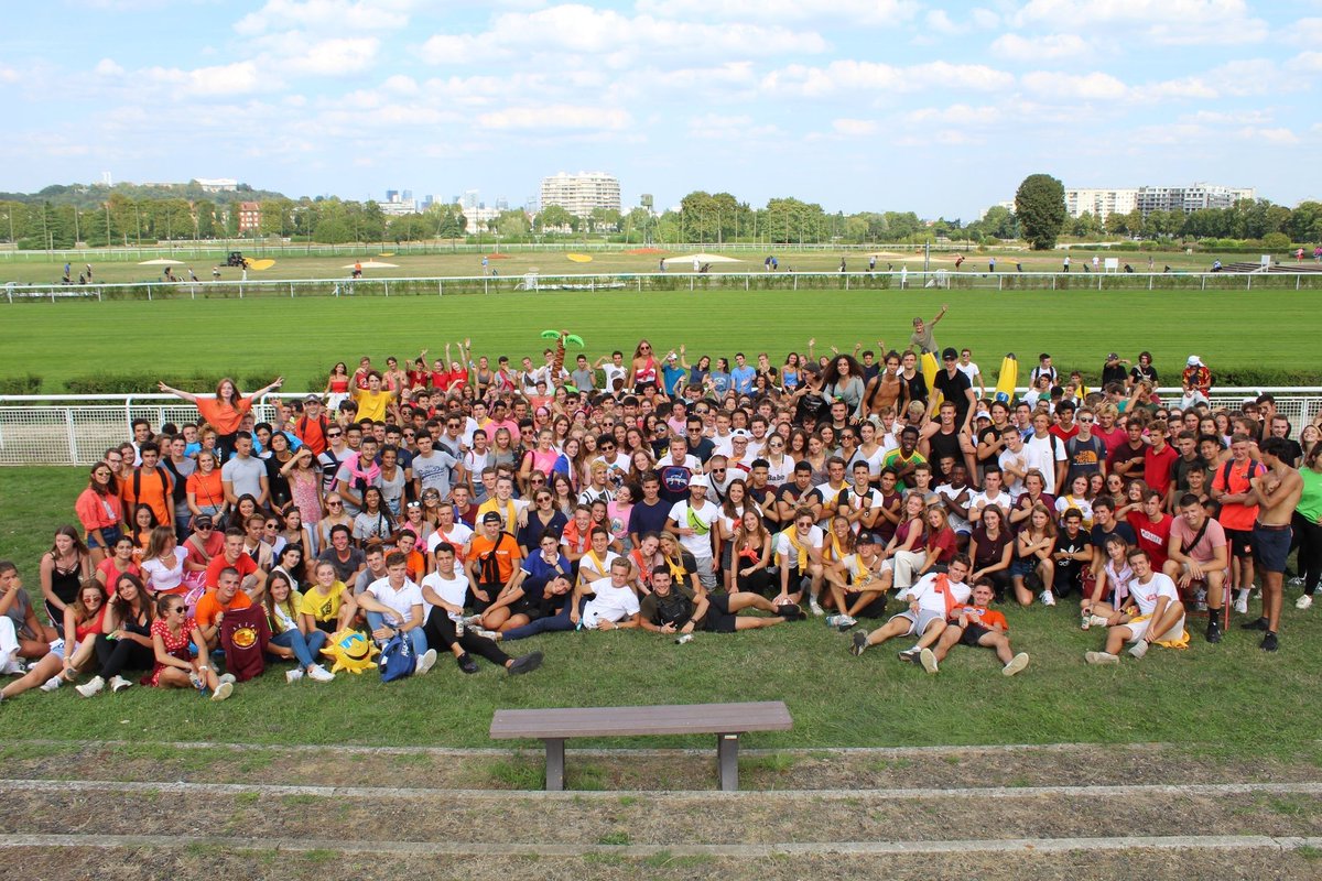 CandidatsIeseg's tweet photo. #Rentrée2019 : Retour sur le #WelcomeChallenge à Lille et le #WelcomeDay à Paris organisés par les deux Bureaux des Etudiants pour l'intégration des premières années. 

#IESEGExperience #WelcomeToIESEG https://t.co/fwg3el1AQ0