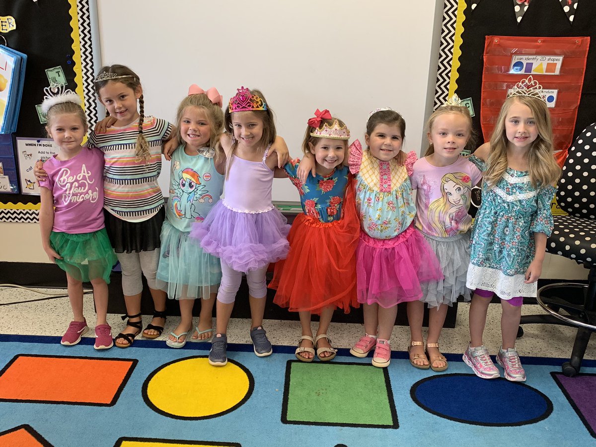 theleopardclass's tweet photo. “T” is for ties, tutus, and tiaras. 👑👔 #ABCbootcamp #claimit #kindergarten @hgptrojans @MSCSTrojans https://t.co/gLDOv4uqlk