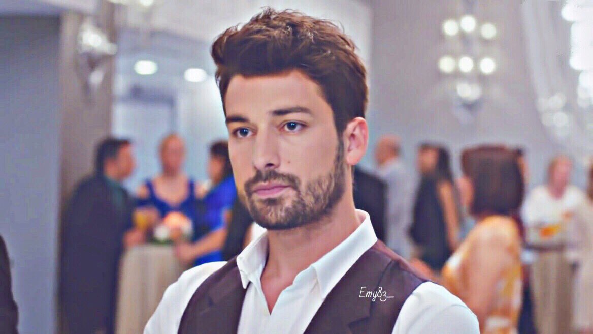 emy83__'s tweet photo. .            💫 @AlpNavruz 💫 
.      #AlpNavruz  #ElimiBirakma           
.                   #CenkÇelen https://t.co/6599JFbt91