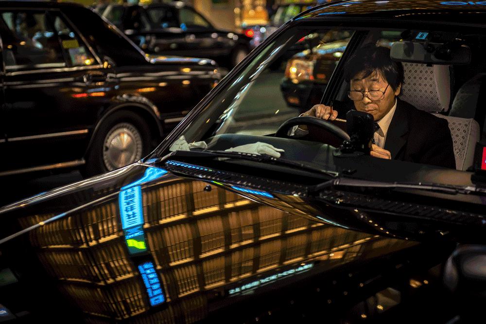 Mario Pereda’s ‘Taxi Driver’, the 0400 Hourly Runner Up winner. Congratulations, Mario! View all 2019 #UPOTY winning photos here: cbre.co/UPOTY2019