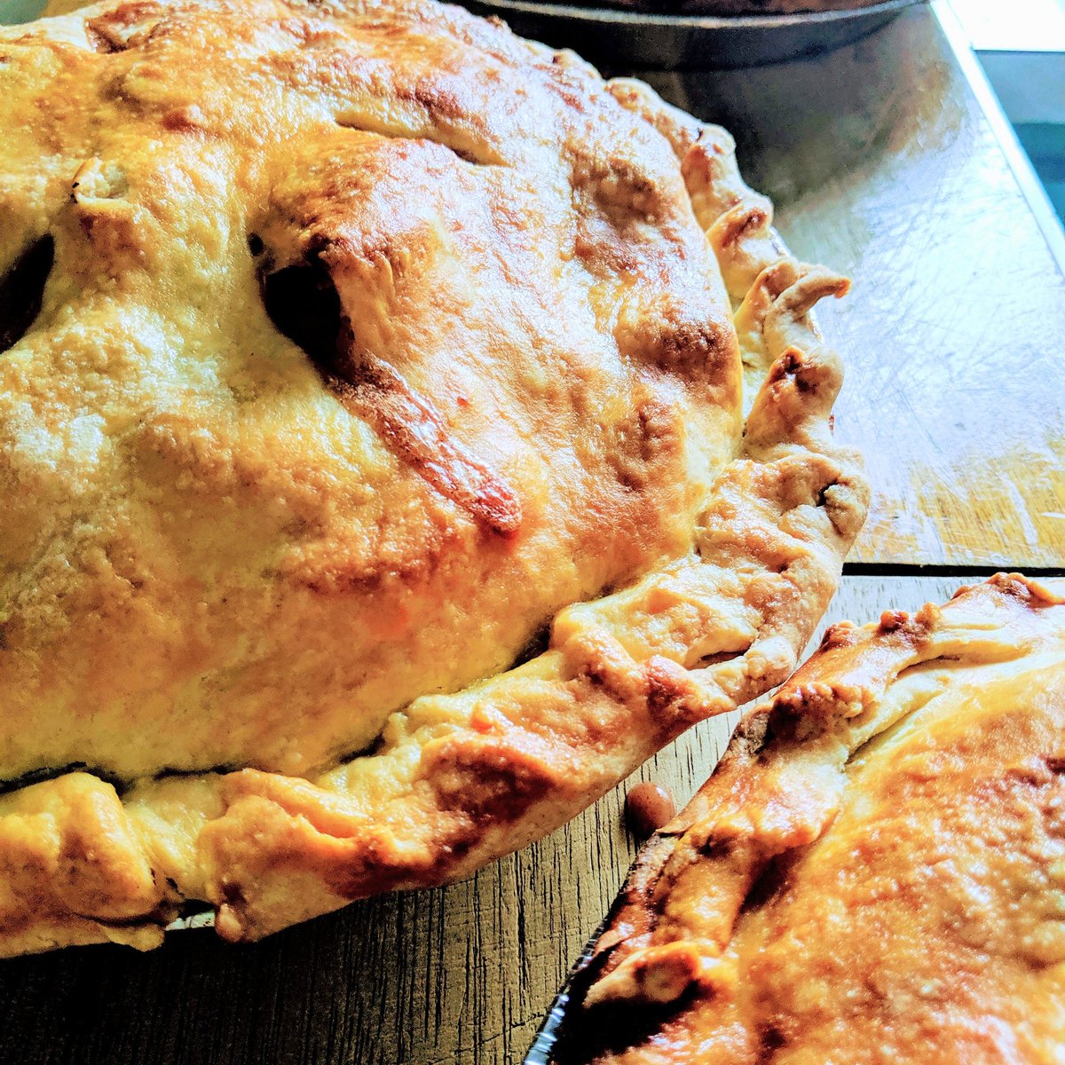 Learn all about #PateBrisee, aka #piedough on the blog! #farmhouseten
farmhouseten.ca/pie-dough/