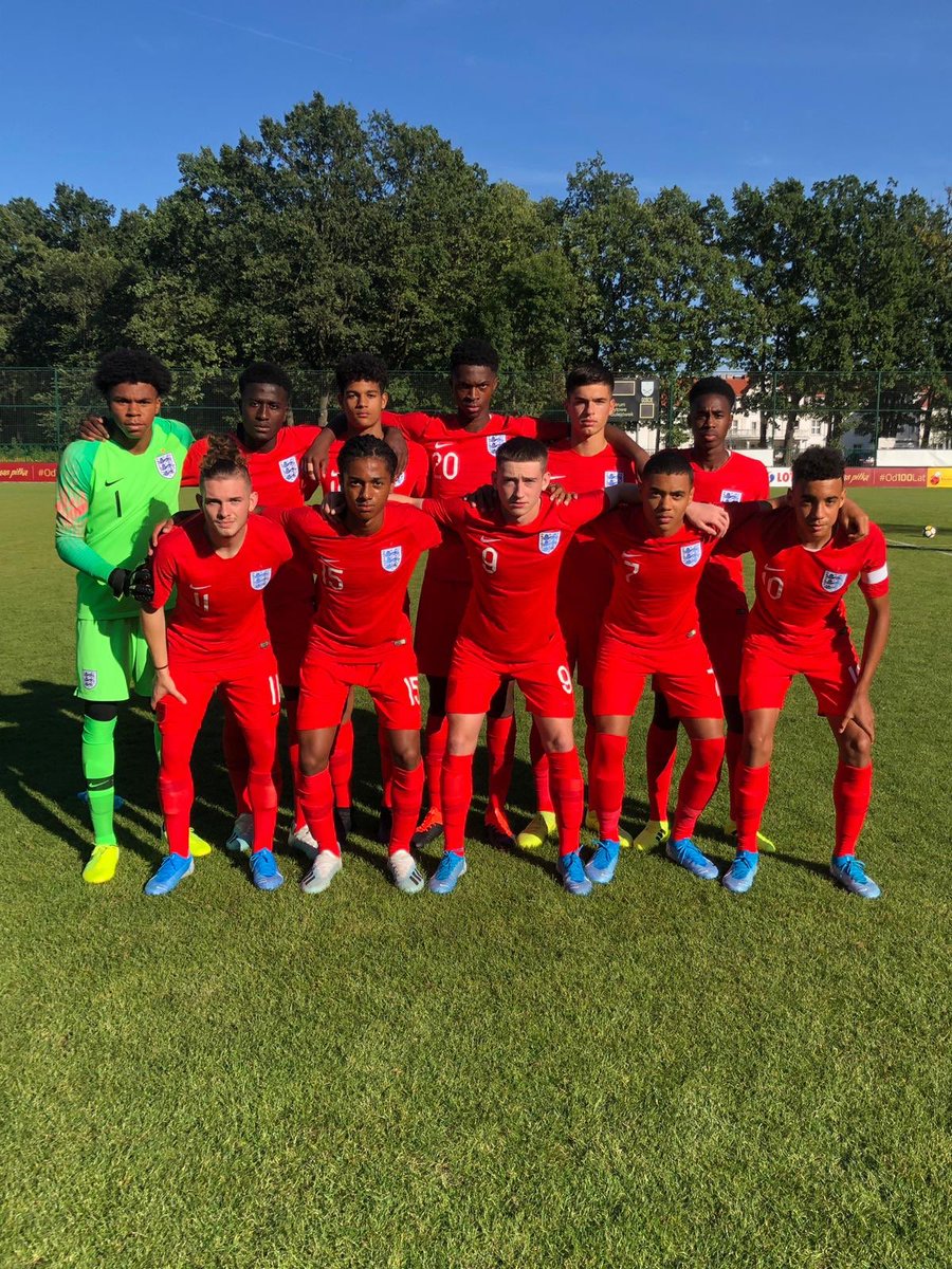 LouieBarry6's tweet image. Final Tomorrow Vs Poland. #Eng17 
Live stream link coming 👏