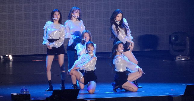 [4K60P] 190908 EYES ON ME in JAPAN 아이즈원 AYAYAYA 직캠 fancam youtu.be/2CAPIERUam8 <a href="/YouTube/">YouTube</a> 님이 공유