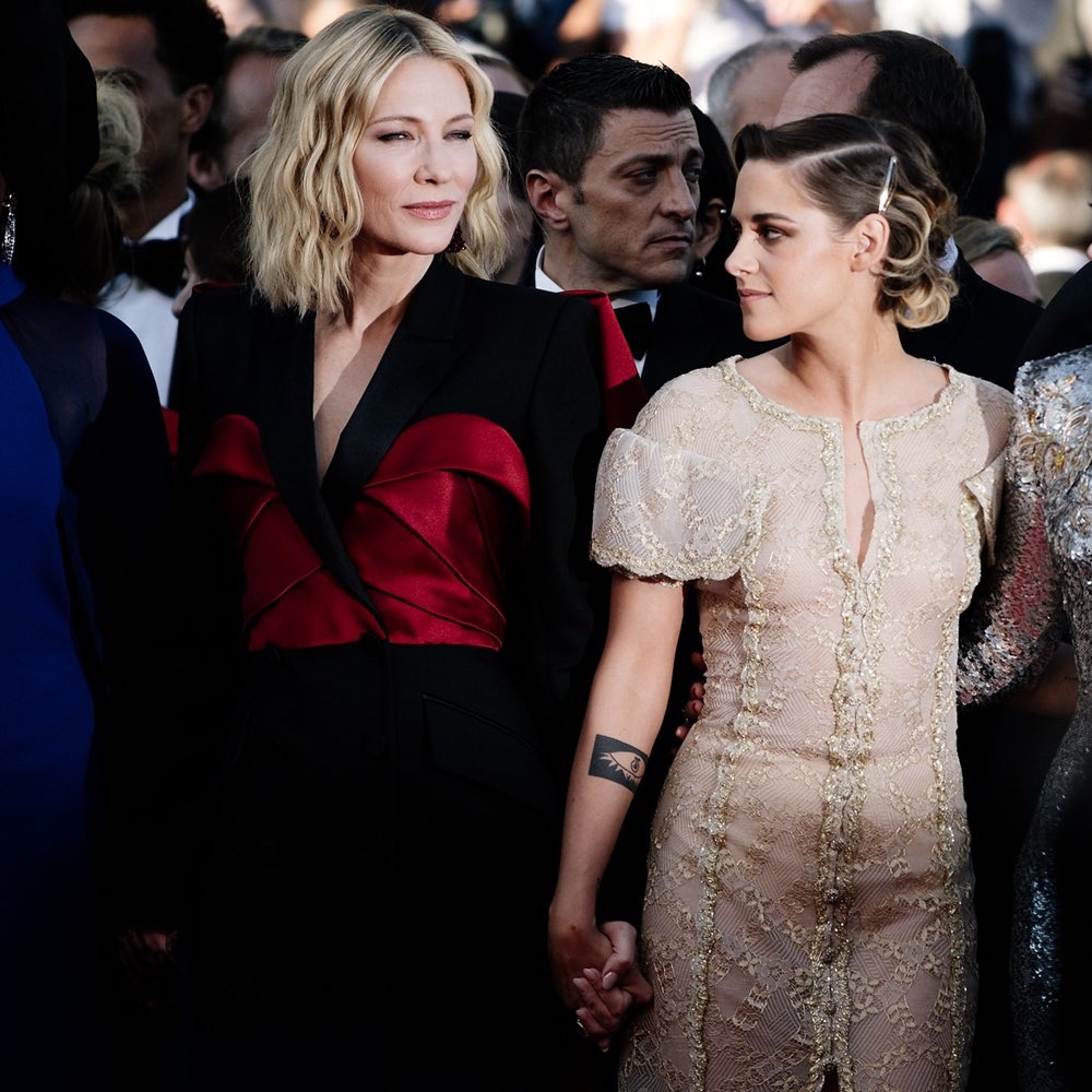 dorothysnarker's tweet image. Kristen Stewart was told if she stopped holding hands with women she could get a Marvel movie. So here are a bunch of Marvel women holding hands because FUCK HOMOPHOBIA.