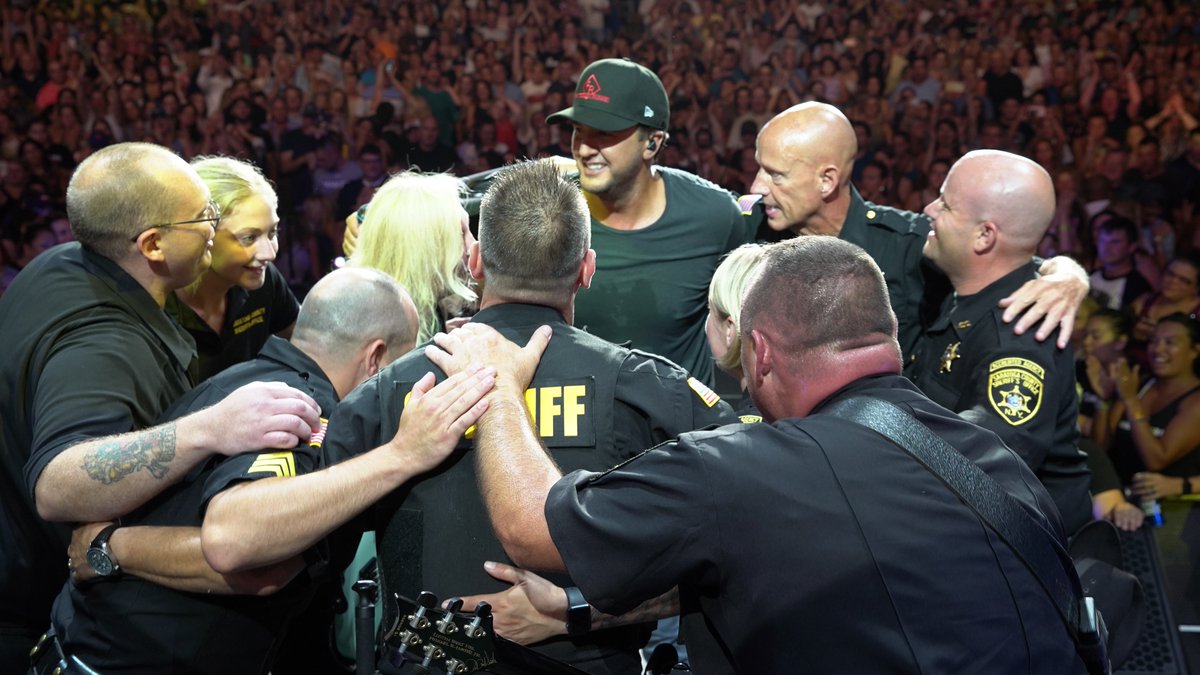 Luke Bryan tweet media