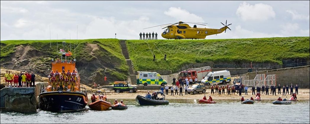I absolutely love this photo (Had to post it again). This just says it all. All #999 members first responders and volunteers all in 1 photo. Working together with 1 outcome in mind. #999DayUK2020  #999day