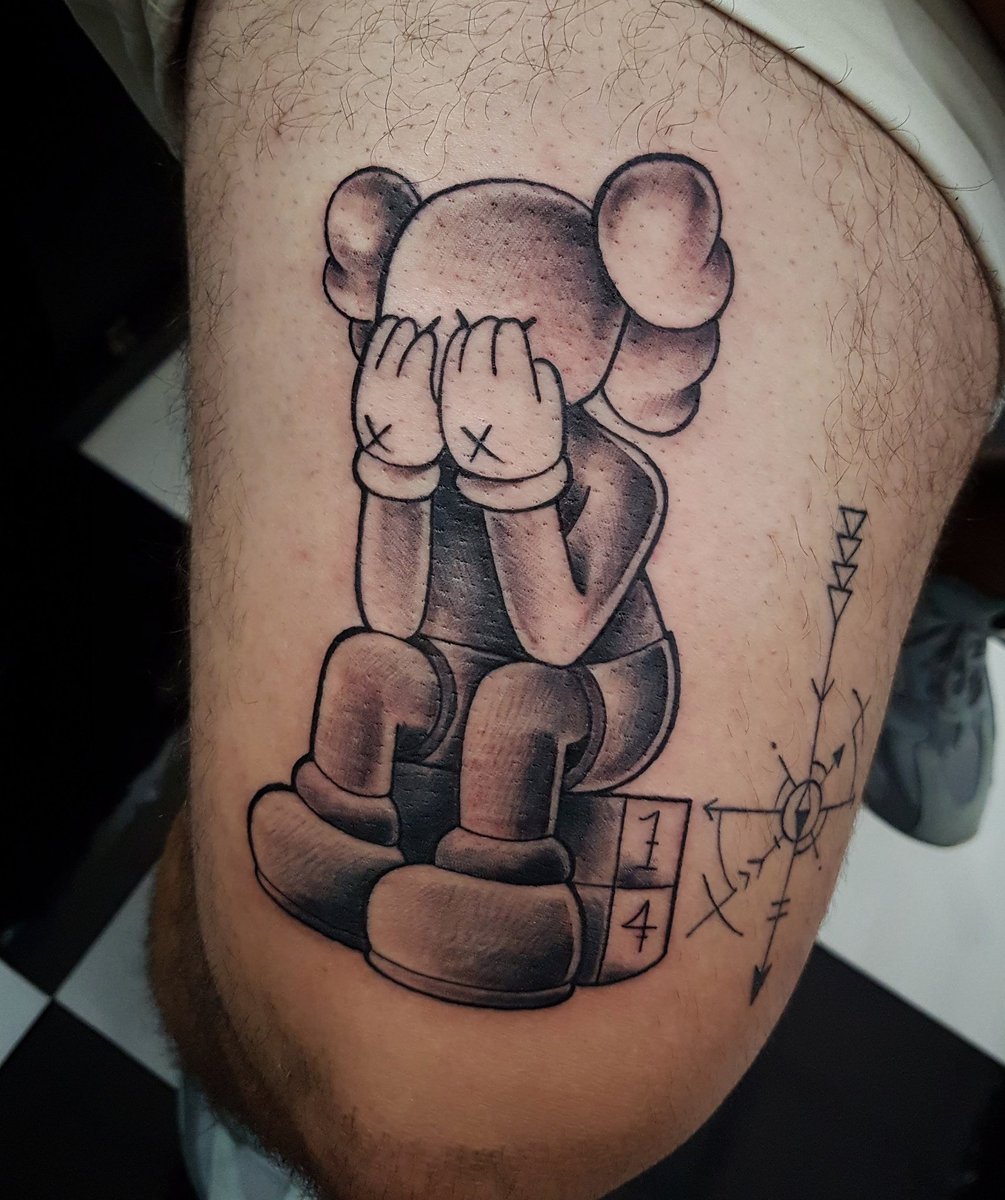 LaClinicaTatuaj's tweet image. #KawsCompanion hecho por Oswel #HayMomentosQueDuranParaSiempre #TatuajesyPerforacionesLaClinica #Desde1995 #Kaws #Companion #NgvKaws #KawsArchive #KawsOne #OriginalFake #KawsArt #ToyArt #OswelTattoos #BlackAndGreyTattoo #BlackWork #BlackInk #OnlyBlackTattoos #Queretaro #Inked