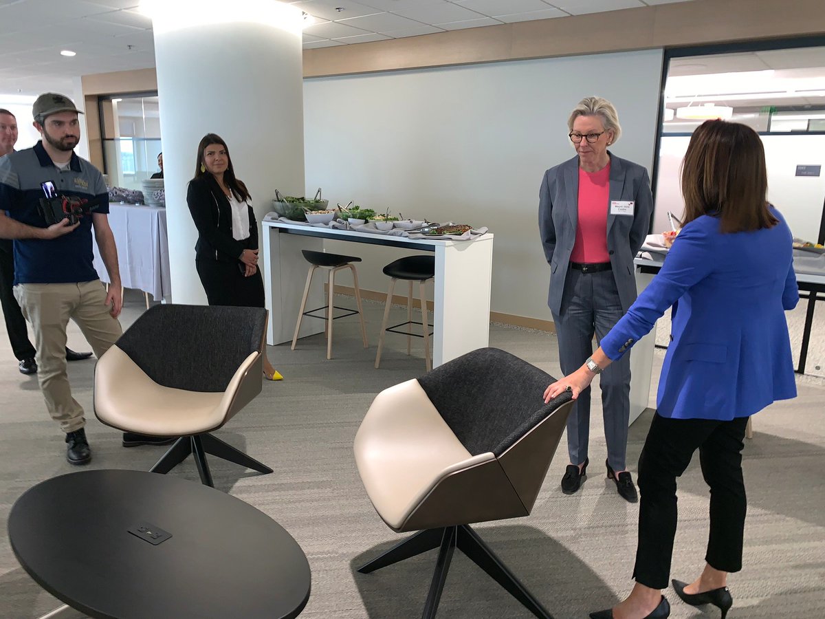 JaneCastor's tweet photo. Congratulations to the global law firm, @BakerMcKenzie, on their new state-of-the-art workspace in @CityofTampa! The Tampa Center currently employs 120 people &amp; has plans to grow to 300 employees. It's great to see large companies like this continuing to invest in our great city. https://t.co/9UkOUhLJoe