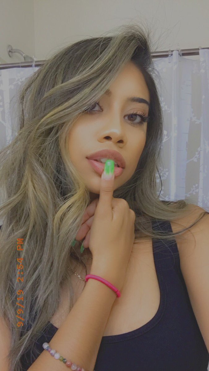 jessthewayulike's tweet photo. Got my hair done and idk how to act https://t.co/WaQsxdg74R