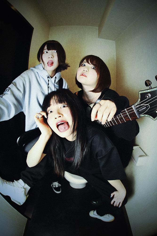 #BRATS to make USA debut at Anime Los Angeles 2020!
-- #girlsrock band founded by Rei Kuromiya (#vocals) and Aya Kuromiya (#bass)!
<a href="/brats_official/">BRATS official_JP @ 2023/04/30 渋谷Star Lounge</a> <a href="/AnimeLosAngeles/">Animé Los Angeles 21</a>
@rei_neverland <a href="/Aya_brats/">黒宮あや</a> <a href="/HINAKO146G/">ひなこ</a> 
#BRATS_Japan #jrock #rock #punk #黒宮れい
#anime
→ jrock247.com/2019/09/brats-…