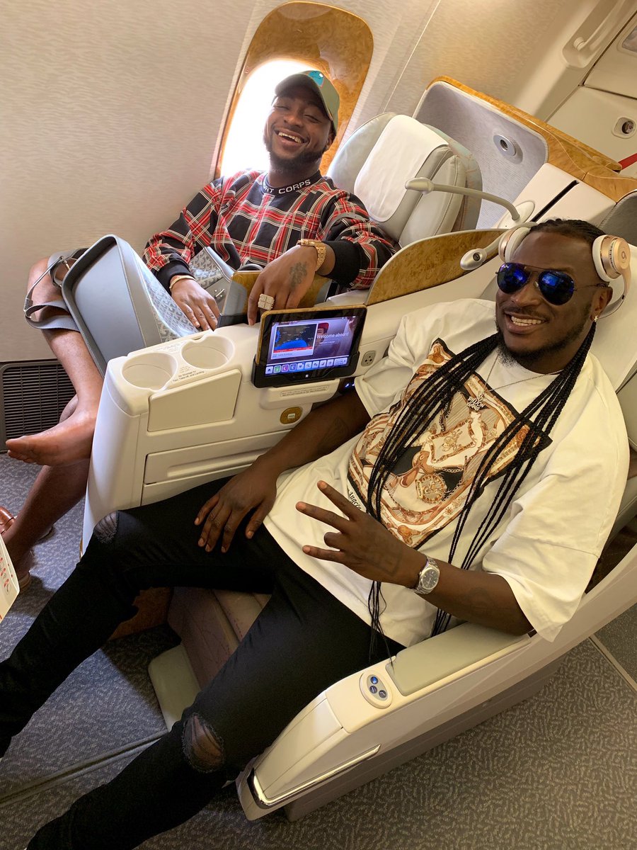 DJ_Khalifah's tweet photo. How me and my guys would be chilling at the VIP section of @Iam_EbohBomb show. Maximum chills and explosive laughter😂😂
I CAN’T WAIT!!
#ebohbomblive
#goldentulip
#theexplosive https://t.co/TiPUy9htNB
