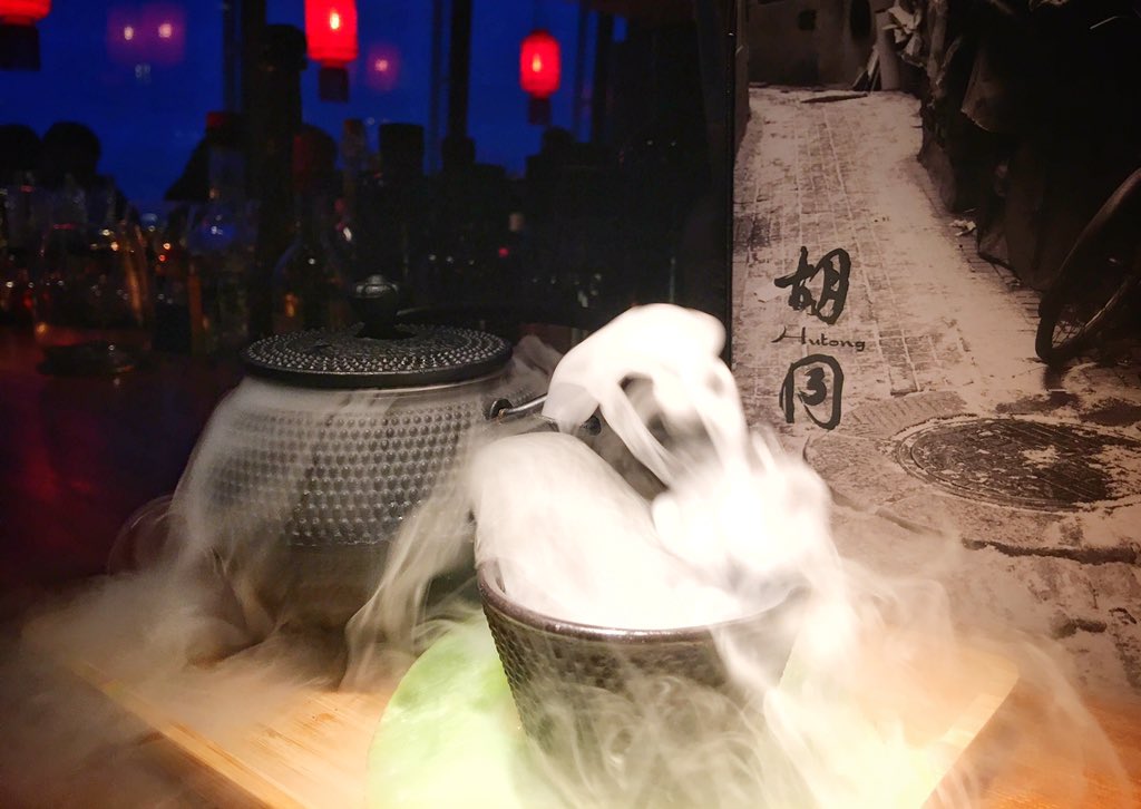 The Fire element of <a href="/HutongShard/">Hutong</a> #ChineseTeaCocktails 🔥🔥🔥

Smokey and smooth with a fruity depth.
- breathtaking flavours ✅
- breathtaking views ✅

<a href="/Arbikie/">Arbikie Distillery</a>
#ChilliVodka
#FiveElements