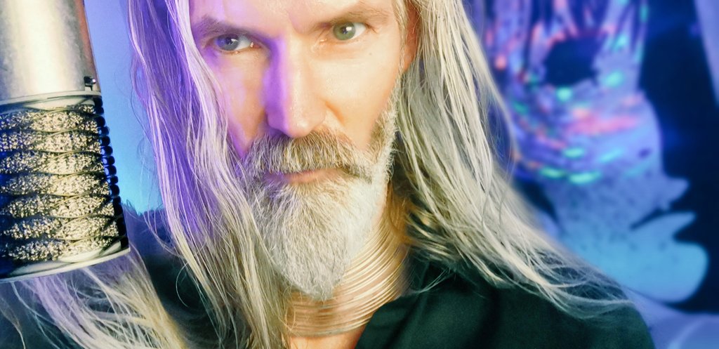 joncampling's tweet image. Thanx 2 everyone who joined me over on @TwitchSings 2night for my #kingregisIRL #singingpractice stream was an interesting 1 lol.  Voice was Def tired after today's intense #singinglesson

Anyhoo here's a nice studio shot of me, #Noctis &amp;amp; my Beautiful #Spirit 🎙️ frm @Aston_Mics