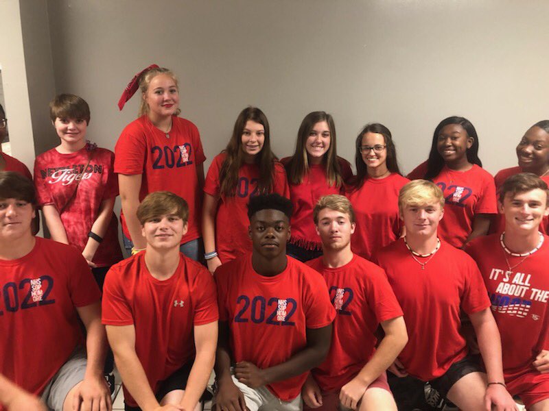 Nettleton_High's tweet photo. HOCO Week has begun!!! Class of 2020 Blue, 2021 Black, 2022 Red &amp; 2023 Gray https://t.co/69kPPBpngZ