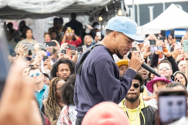 TheEarlyReg's tweet photo. Chance The Rapper Postpones Headlining Arena Tour https://t.co/QhkQd3XRk9 https://t.co/egRROx0gQZ