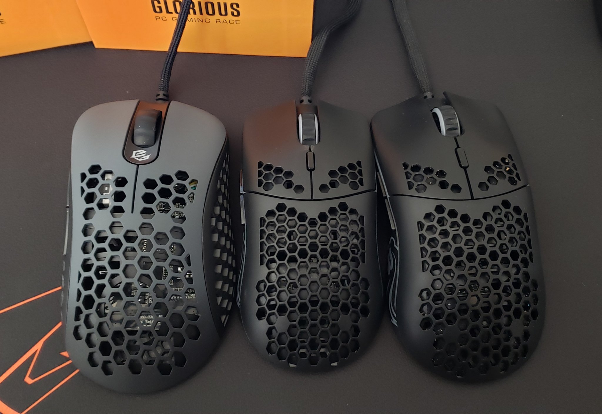 Spackle Finally Got My Gloriouspcgr Model O Middle Not A Huge Difference In Size But Its Definitely Noticable In Your Hand Might Be The God Mouse T Co Qvaltvpaoh Twitter