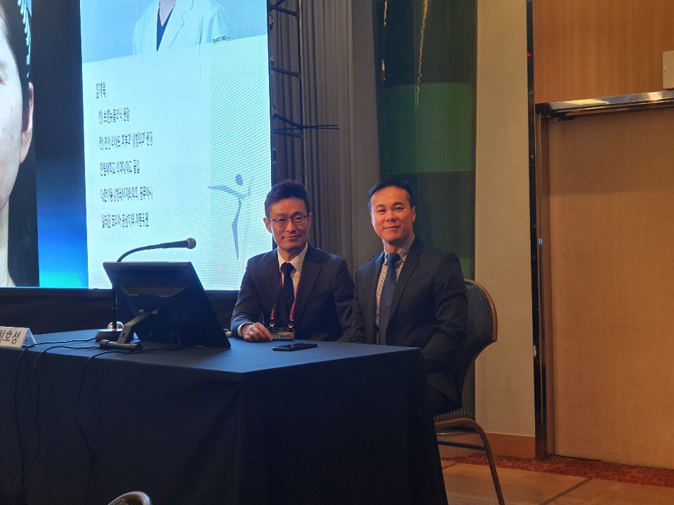 tingsonglim's tweet photo. Thank you Korean Aesthetic Surgery & Laser Society for the invitation. It is always fun to discuss the different approaches of facial rejuvenation among Asian experts and advocating safer & better techniques. #TSST #FOS #DIRs #lessismore #simpleisbest #naturaliskey #DEMIRE #KASLS https://t.co/Ny5aoo21V5