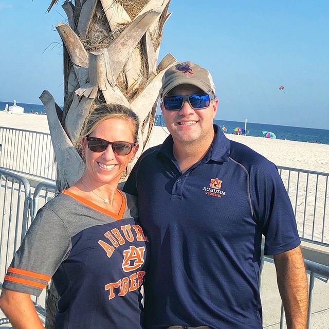 JAYTID14's tweet photo. Quick trip to the beach 🏖. Oh, and War Eagle! 
#beach #beachlife #gymnastisatthebeach https://t.co/Irojmtf25b