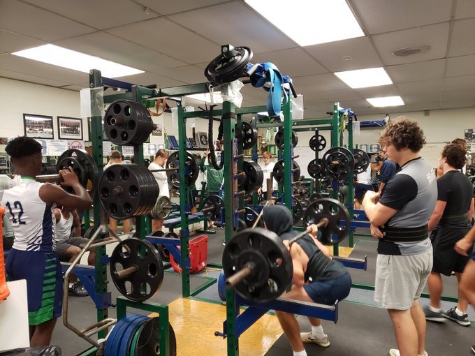 oakridgeowls's tweet photo. @EmmittSmith22 @MarriottBonvoy Good morning, E! We agree! Our kids are up & working early everyday. They have #star commitment & grit.
@Oakridge_PowerL #MondayMotivation working w/your teammates to prepare for Friday night lights! #OakStrength #LiftBig #BeElite #MorningWorkouts #powerlifting https://t.co/SJ003Ho9BZ