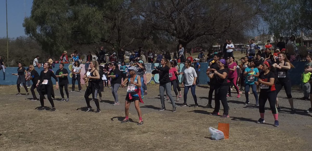 CpcRuta20's tweet photo. 🍃 Primera Maratón  Cross en Parque de la Vida 🍂
🤼‍♀️ Excelente jornada matutina en el Parque, exposición de emprendedores, sorteos y premios para los participantes que hicieron podio . 👏👏 https://t.co/pKhHADXro8