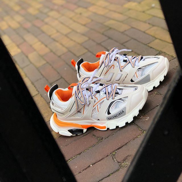 Balenciaga Track Sneakers mbán ??c quy?n t?i Selfridges
