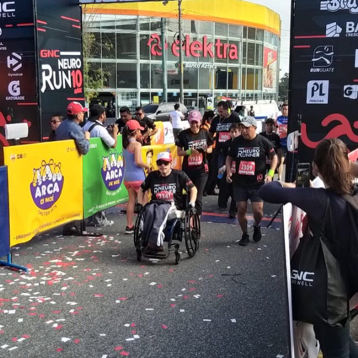 ¡Décima carrera Neuro Run 2019! 🏃🏻‍♂️🏃🏻‍♀️.

Gracias a todos los corredores por su apoyo a los niños y jóvenes del <a href="/neurologico_gt/">Inst_Neurológico</a> 
¡La pasamos muy alegre! 😀

<a href="/gncguatemala/">GNC Guatemala</a> #NeuroRun2019 #Runners #GuatemalaCity #InstaGuate #RRPP
