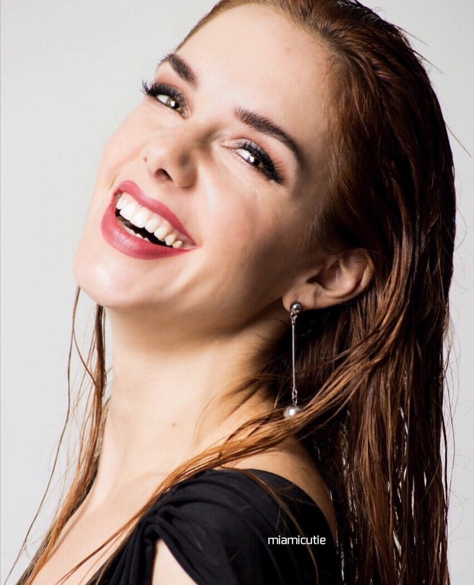ashlyngdrall's tweet photo. cómo es que tú fácil me olvidas, cómo puede ser tan fuerte que se siente, cómo es que tú fácil me olvidas. https://t.co/nZjTQKPRcd