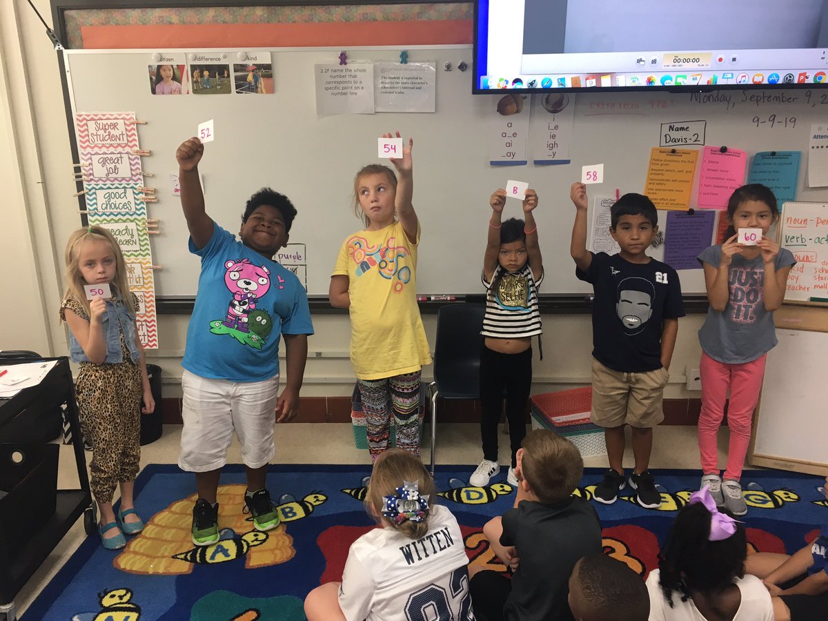 BriganceDavis's tweet photo. Check out our human number lines! #rugelallin #mesq2nd https://t.co/txdAv0S1qD