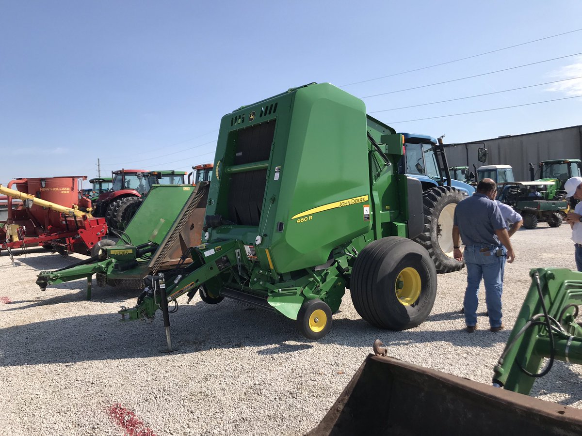 sfdavemowitz's tweet photo. Going to feature sale of this Deere roller on TV show. 460R. 2018 with just over 2,600 rolls. I expected it would sell for $36,500 as such good shape. Final bid-$29,500. https://t.co/J6AioO8OG1