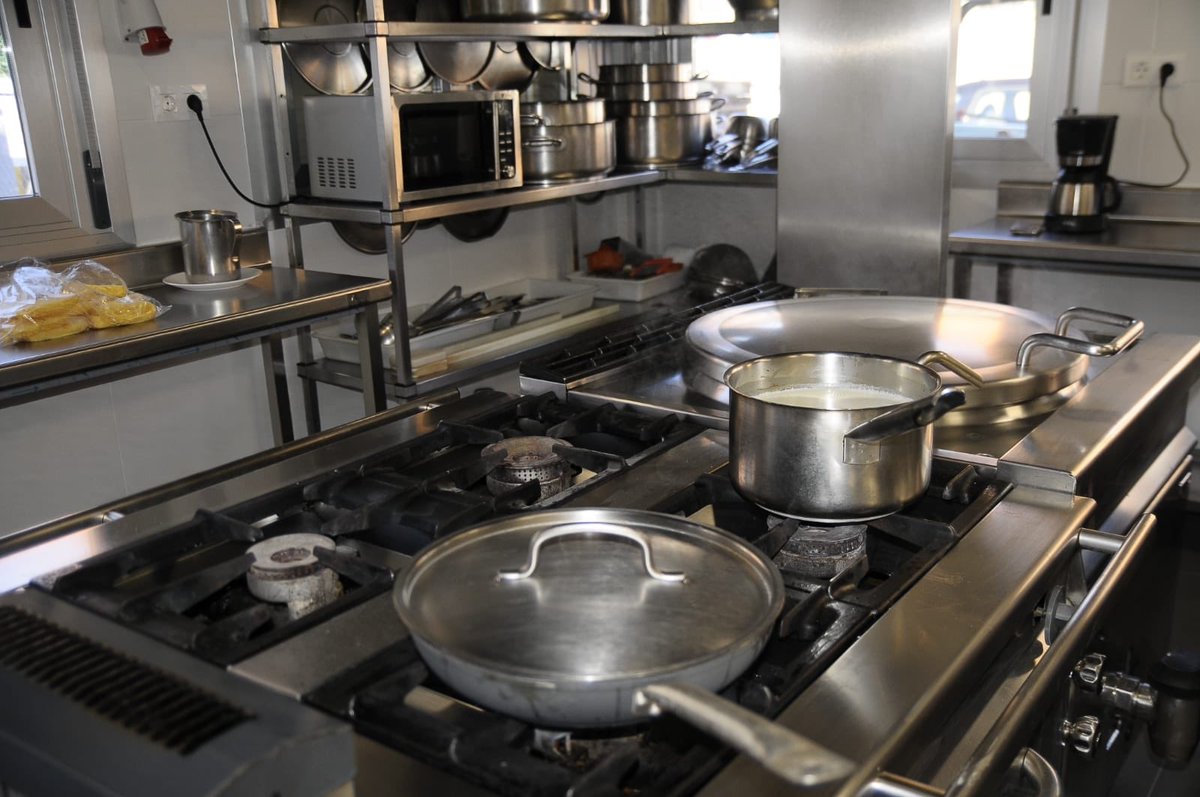 Ayto_Boadilla's tweet photo. Nuevo curso, nueva cocina 🥘
#PríncipeFelipe #CEIPSO #ObrasDeVerano😎🚧 #Boadilla🌳 https://t.co/0klDLQ2Whs