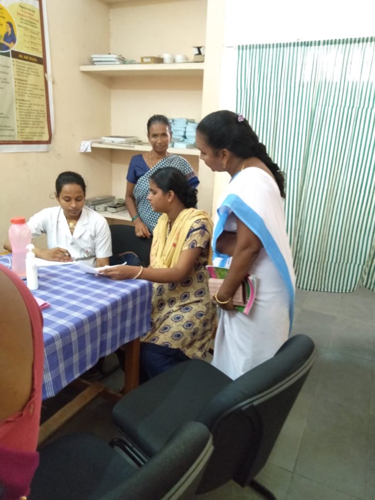 soumya_kolluru's tweet photo. #ConvergenceInAction
Frontline functionaries of district #Srikakulam including #AnganwadiWorkers, #ASHAworkers & #ANMs set up #healthcamps to facilitate #ANCcheckups & sensitise #PregnantWomen on proper nutrition.
@MinistryWCD @MoHFW_INDIA @WCDAndhra @PoshanAbhiyaan @tatatrusts https://t.co/7Gvd8iHKCI