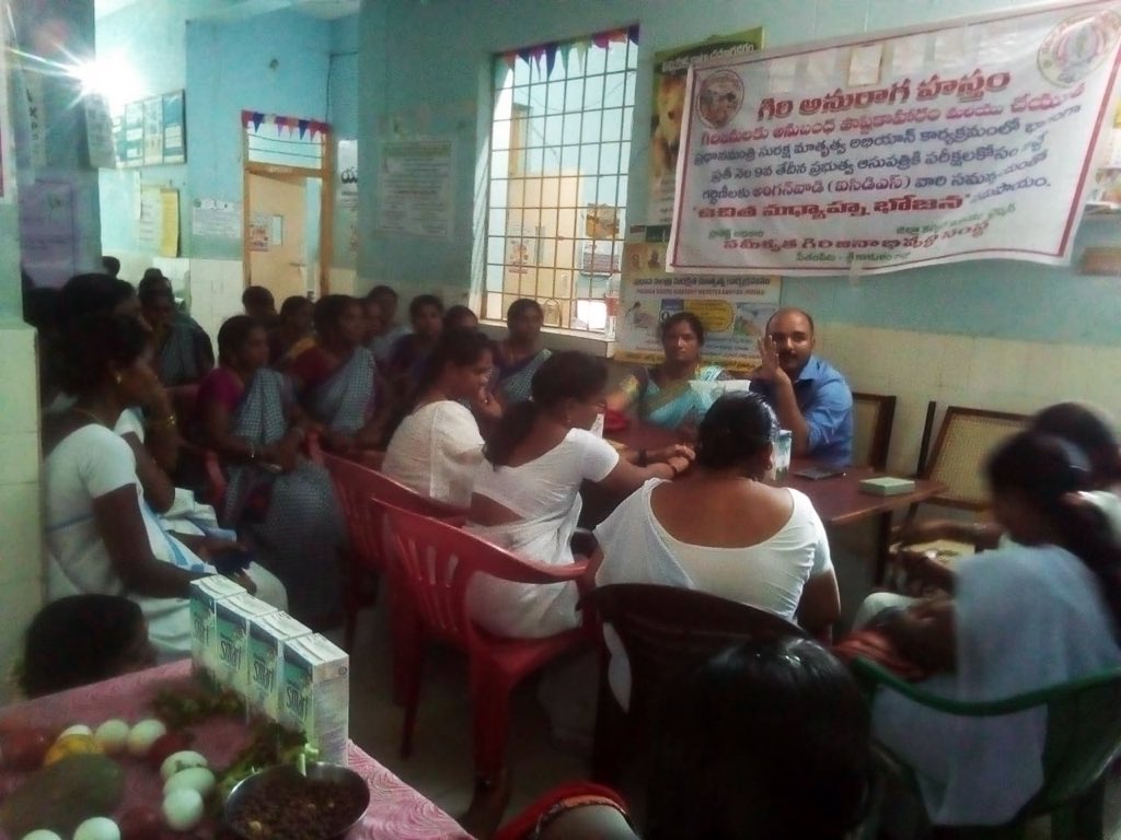 soumya_kolluru's tweet photo. #ConvergenceInAction
Frontline functionaries of district #Srikakulam including #AnganwadiWorkers, #ASHAworkers & #ANMs set up #healthcamps to facilitate #ANCcheckups & sensitise #PregnantWomen on proper nutrition.
@MinistryWCD @MoHFW_INDIA @WCDAndhra @PoshanAbhiyaan @tatatrusts https://t.co/7Gvd8iHKCI