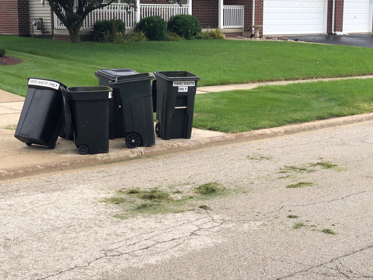 DaveatHorizon's tweet photo. Another fine job by Waste Management #@wastemanagement https://t.co/3JuzfgzvC7