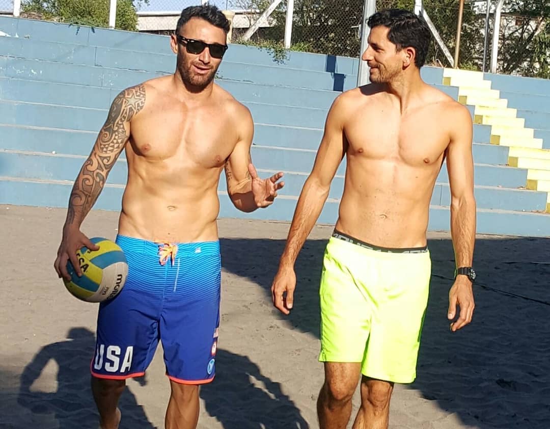 TatoTalavera's tweet photo. ๐ Gracias #beachvolleyball es difรญcil poner en palabras lo que viene a mi mente cuando pienso en todo lo que me dejo esta aventura, es hora de nuevos proyectos , a todos lo que siempre me animaron y apoyaron en este recorrido, gracias.... Totales #grateful #foreverinmymind https://t.co/y1HaLdR0By