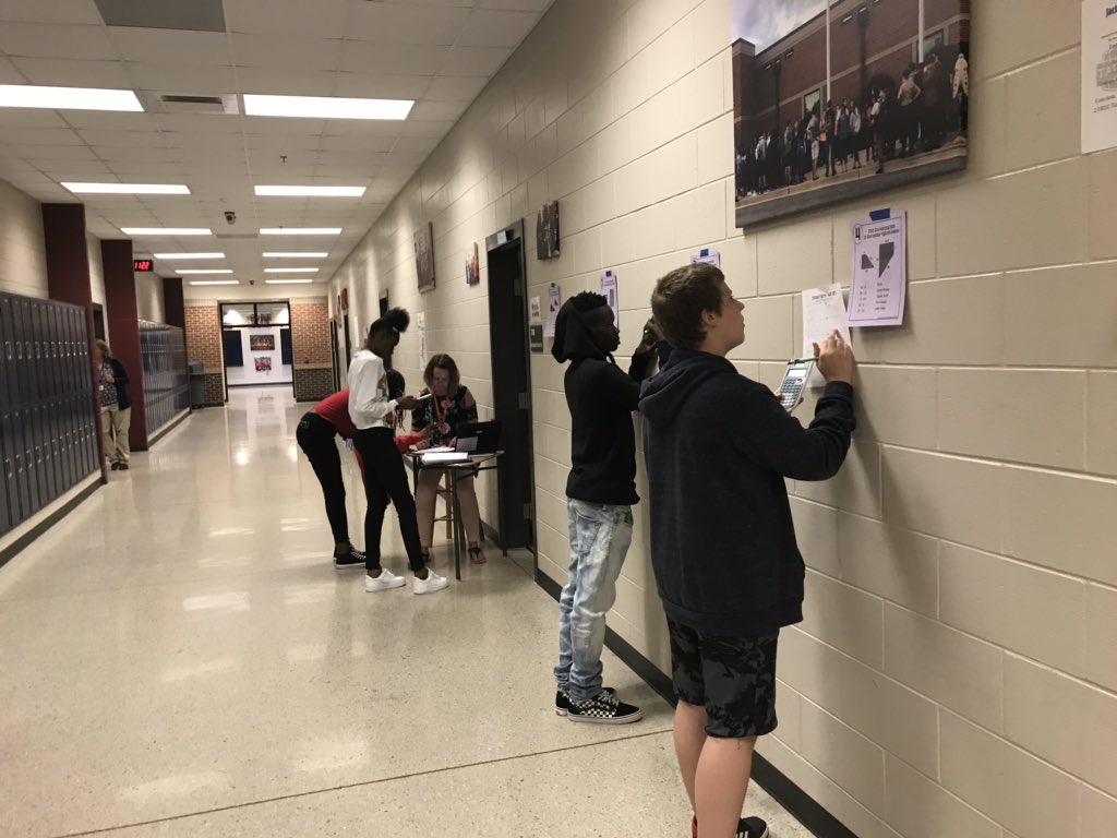LisaPearceEdS's tweet photo. Love Mrs. Stewart’s geometry lesson!!! #StudentEngagement #differentiation #RD4LProud  @reddevilsmath @JacksonHighSch1 https://t.co/jKd6Wgu26X