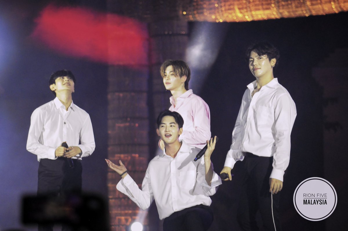 RionFiveMY's tweet photo. 20190907 - SIPA FESTIVAL 2019, INDONESIA
#RIONFIVE #๋ฆฌ์จํ์ด๋ธ #SIPAFESTIVAL https://t.co/LvmcT3NJSw