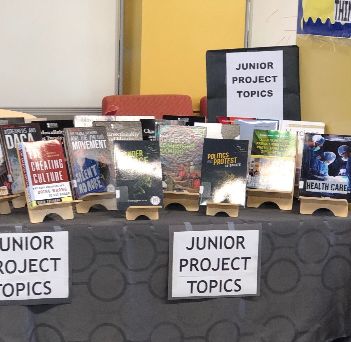 EHSMediaCtr's tweet photo. HEY JUNIORS!!! The library media center has NEW books and UNIQUE topic ideas for the Junior Project. Don't forget @vgioffrejr requires a book to start. Get a pass and come check it out. @Edison_HS https://t.co/nbGnEiqiw8